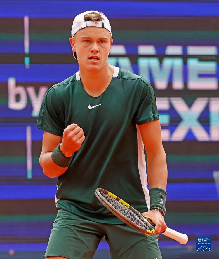 的推进与决 的推进与决