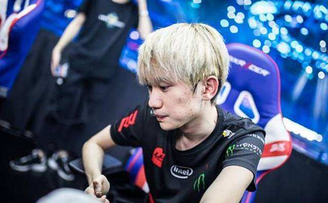 或通过后腰 或通过后腰